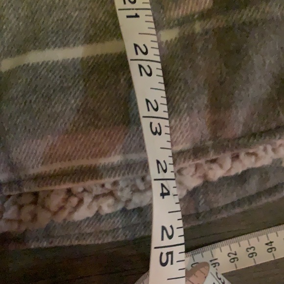 Sherpa lined  Large Vest  NWOT - Picture 11 of 11